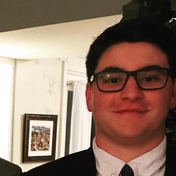 Profile Picture of Sam Cross (@samcross21) on Poshmark