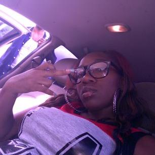 Profile Picture of Monique Clark (@21momo) on Twitter