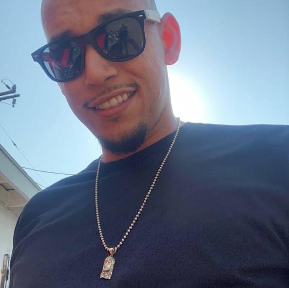 Mark Nuñez - Poshmark Profile Picture of Mark Nuñez (@mnunez42) on Poshmark