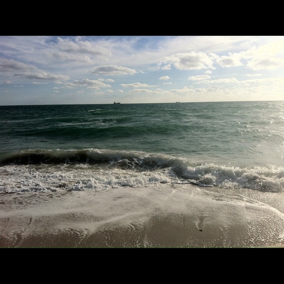 Profile Picture of Jo Santos (@jo_santos) on Poshmark