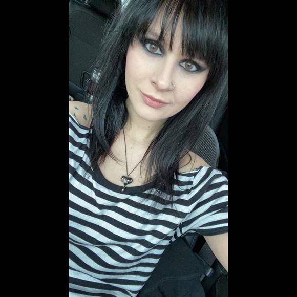 Profile Picture of Rachael Winebrenner (@7yearsdungeon) on Poshmark