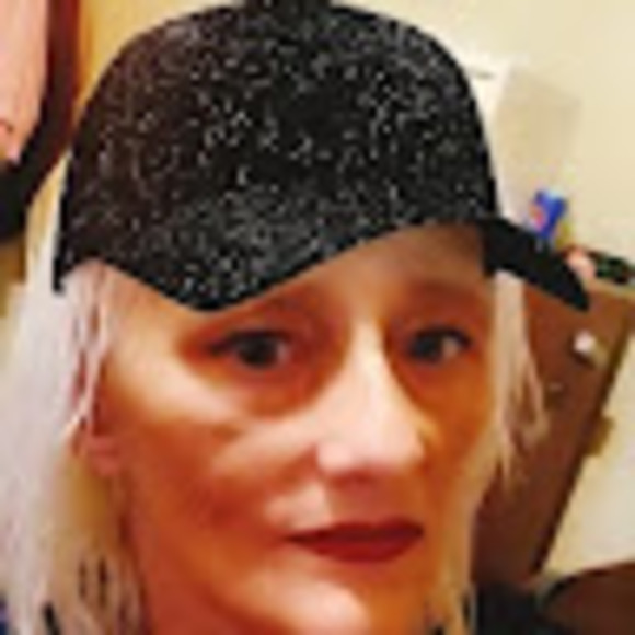 Profile Picture of Christina Hausmann (@c_hausmann) on Poshmark