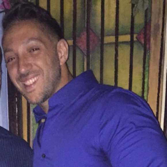 Profile Picture of Marcus Crespilho (@macacada1981) on Poshmark