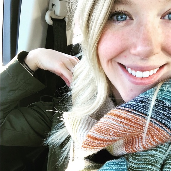 Profile Picture of Carley Scherbarth (@carleycats_) on Poshmark