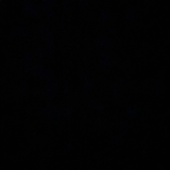 Profile Picture of Emily Carhart (@emilycarhart) on Poshmark