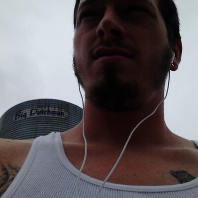 Profile Picture of Lemme Get A Newport (@DudeItsAdamLee) on Twitter