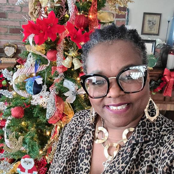 Profile Picture of Rhonda Paul-ware (@rdwps34) on Poshmark