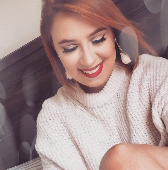 Profile Picture of Tina Feshold (@tinafeshold) on Poshmark