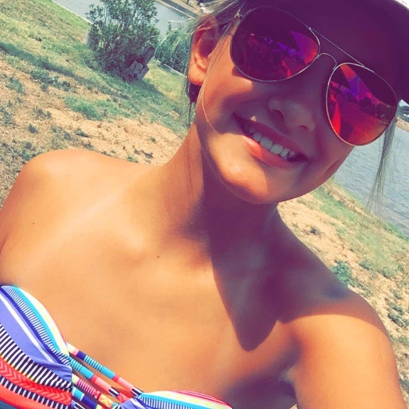 Profile Picture of Shelby Petrich (@shelbypetrich) on Poshmark