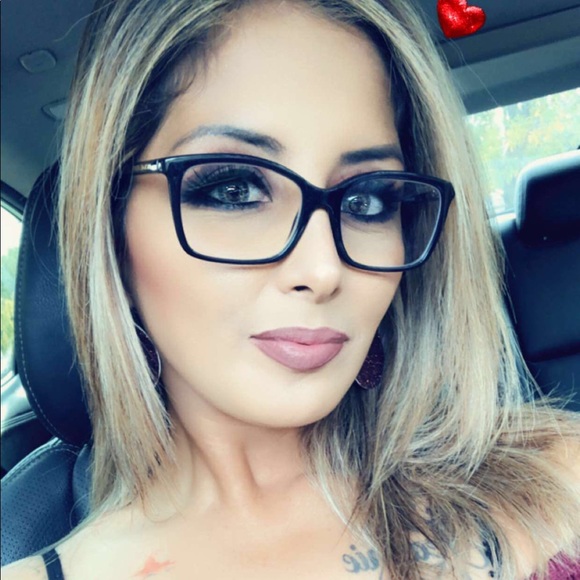 Profile Picture of Julianna Jasso (@julianna_jasso) on Poshmark