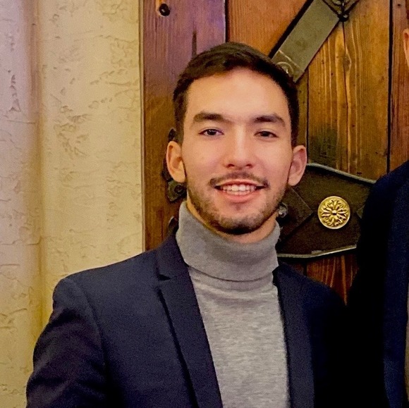 Profile Picture of Franco Rivera (@francorivera) on Poshmark