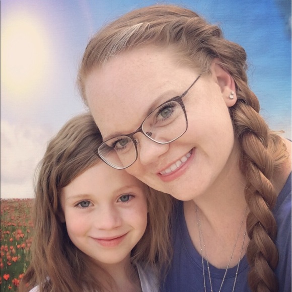 Profile Picture of Christy Frizzell (@christyfrizzell) on Poshmark