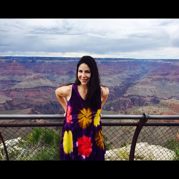 Profile Picture of Amanda Rose (@mandarrose) on Poshmark