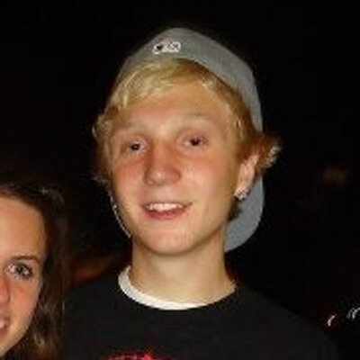 Profile Picture of Andrew Shroble (@@giantqtip) on Twitter