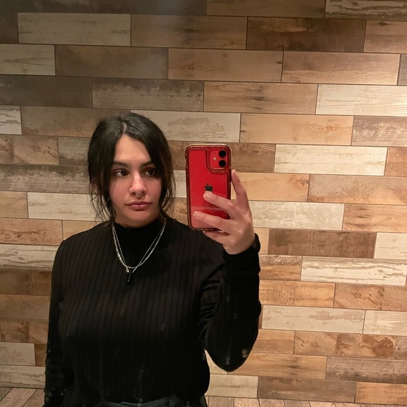 Profile Picture of Alexa Dizenzo (@alexadizenzo) on Poshmark