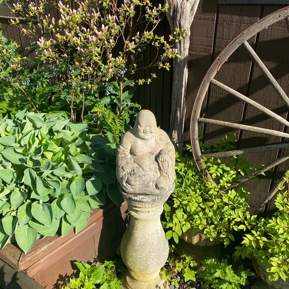 Profile Picture of Lindsay Bernbach (@lindsaybernbach) on Poshmark