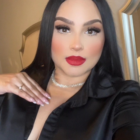 Profile Picture of Kathleen Rodriguez (@kathleenalyssa) on Poshmark