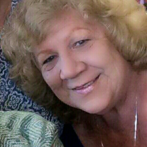 Profile Picture of Doris Campbell (@mandyxyz) on Poshmark