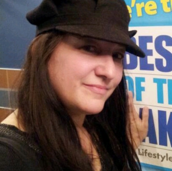 Heather Vicars - Poshmark Profile Picture of Heather Vicars (@heathervee55) on Poshmark