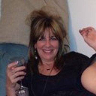 Profile Picture of Beth Stapleton (@ebstapleton) on Twitter