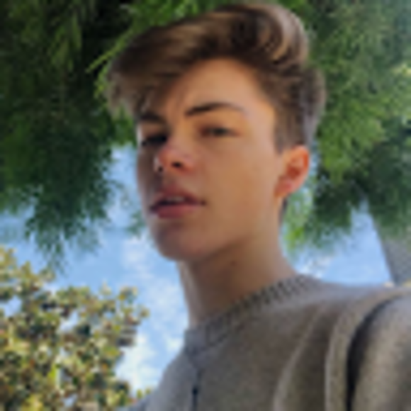 Profile Picture of Cassandra Sletten (@cassiebay16) on Poshmark