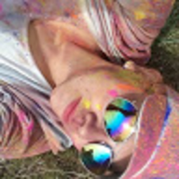 Profile Picture of Hilda Fitcher (@hildagfitcher) on Poshmark