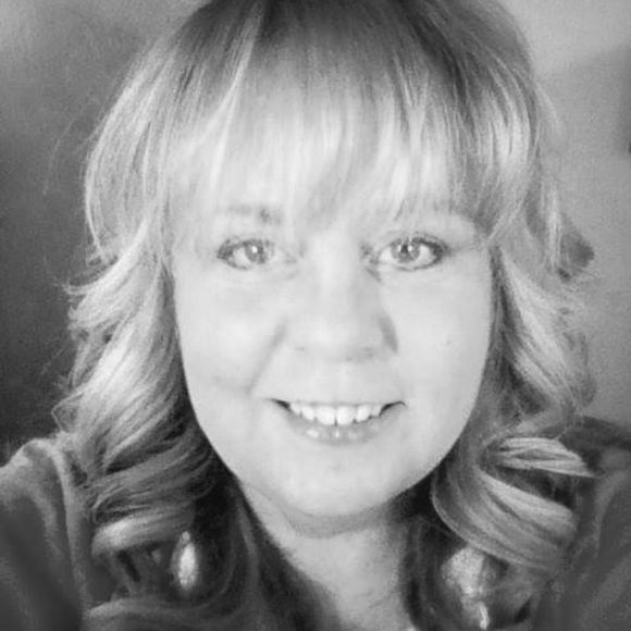 Profile Picture of Marianne Mccarthy (@marizcreationz) on Poshmark