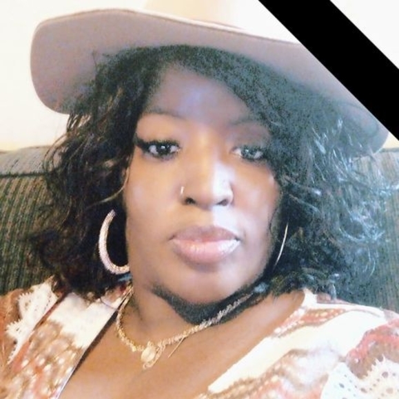 Profile Picture of Robin Wesley (@wesleyrobin60) on Poshmark