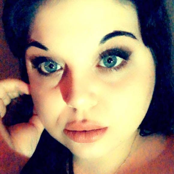 Profile Picture of Corrie Macphee (@rini24) on Poshmark
