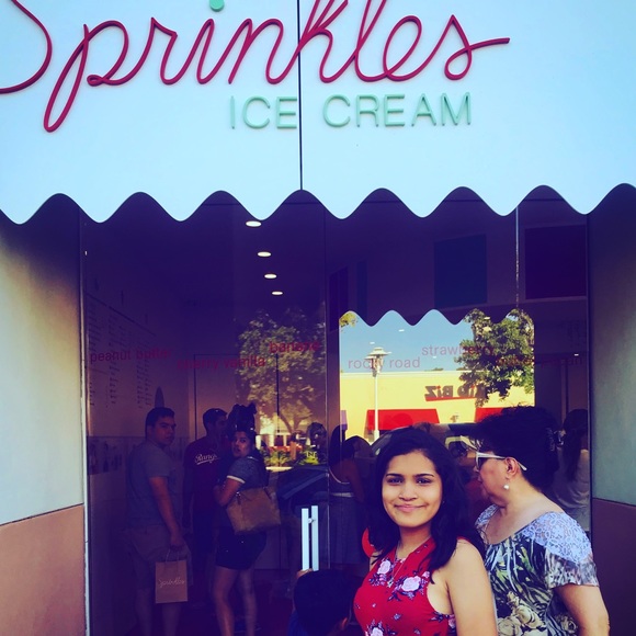 Profile Picture of Renee Limas (@reneelimas) on Poshmark