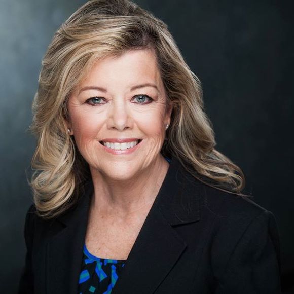 Profile Picture of Dianne Sentner (@diannesentner) on Poshmark