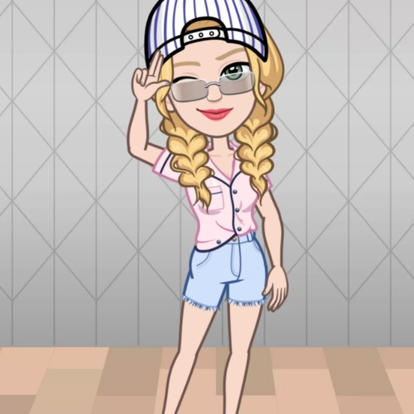 Profile Picture of Suzanne Kennelly (@suzkenn) on Poshmark