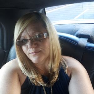 Profile Picture of MOE RICHMOND-BENNETT (@FrayaMay) on Twitter