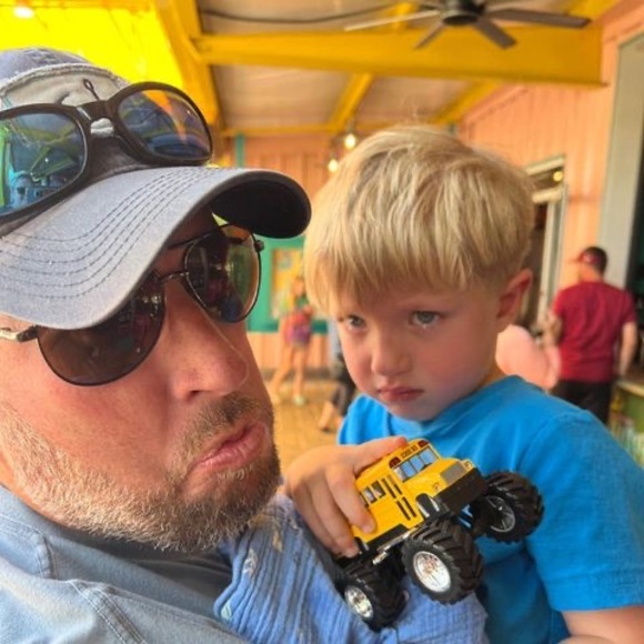 Profile Picture of Brendan Zahn (@brendanzahn) on Poshmark