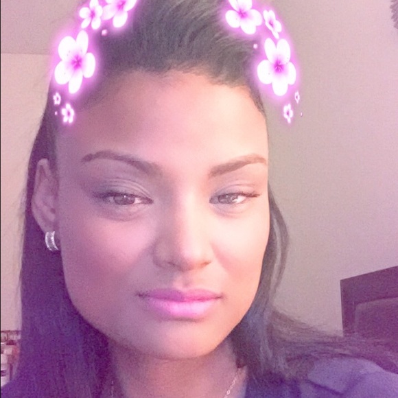 Profile Picture of Bianca Ogando (@bianca2890) on Poshmark