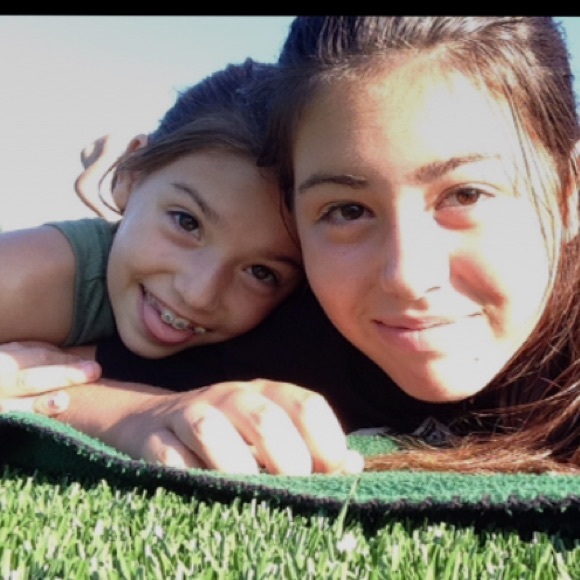 Profile Picture of Julia Perreault (@julia_perreault) on Poshmark