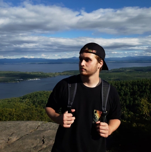 Profile Picture of Connor Fay (@connor1fay) on Poshmark