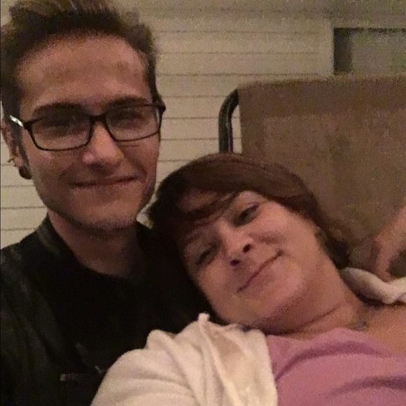 Profile Picture of Levi Thompson (@levi1995) on Poshmark