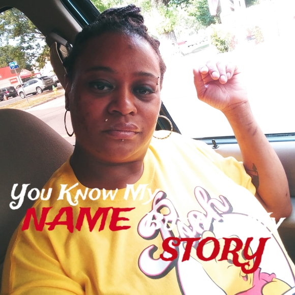 Profile Picture of Lisa Rawlings (@lailoniec) on Poshmark