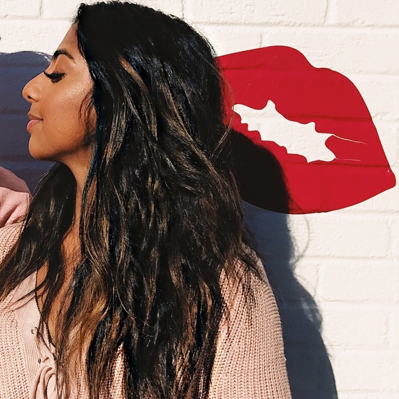 Profile Picture of Vineela Yerragudi (@vneeela) on Poshmark