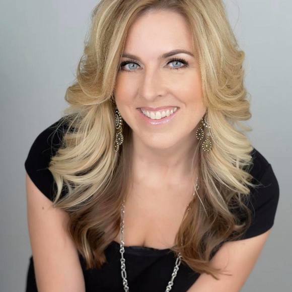 Profile Picture of Sally Prestia (@sallyprestia) on Poshmark