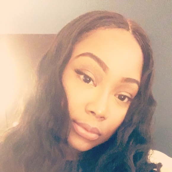 Profile Picture of Jaylah Erkins (@haalyaj) on Poshmark