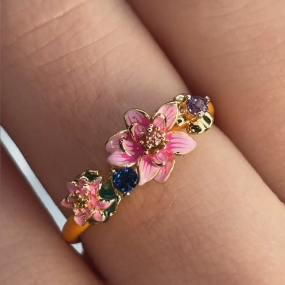 Profile Picture of Anna Goldsberry (@annagolds07) on Poshmark