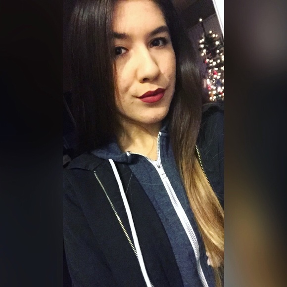 Profile Picture of Lorena Del toro (@loreenna13) on Poshmark