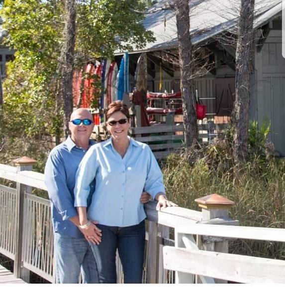 Profile Picture of Lisa Hanlin (@lhanlin67) on Poshmark