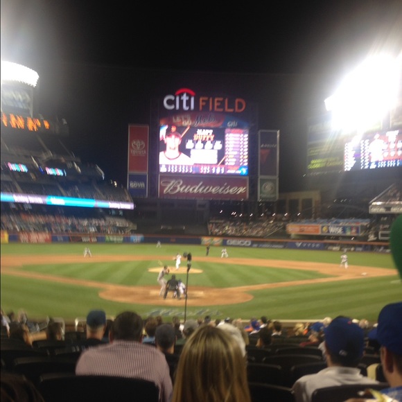 Emily Waingort - Poshmark Profile Picture of Emily Waingort (@emilywaingort) on Poshmark