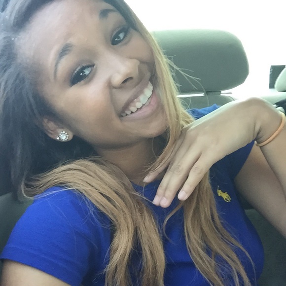 Profile Picture of Madison Laymance (@foreverrdopeee) on Poshmark