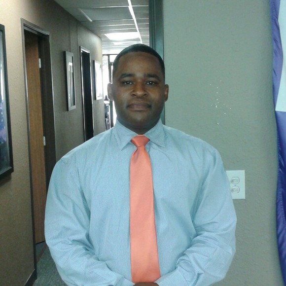 Profile Picture of Thomas Avent (@tmas) on Poshmark