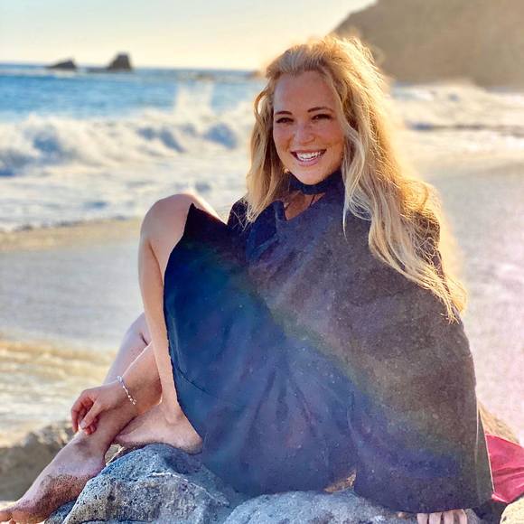 Profile Picture of Paige Stephens (@paigelstephens) on Poshmark