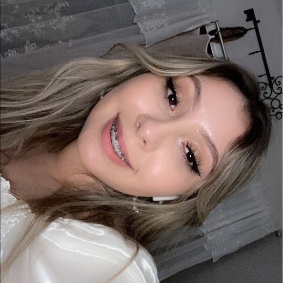 Profile Picture of Nora Gonzalez (@norajeanx1234) on Poshmark